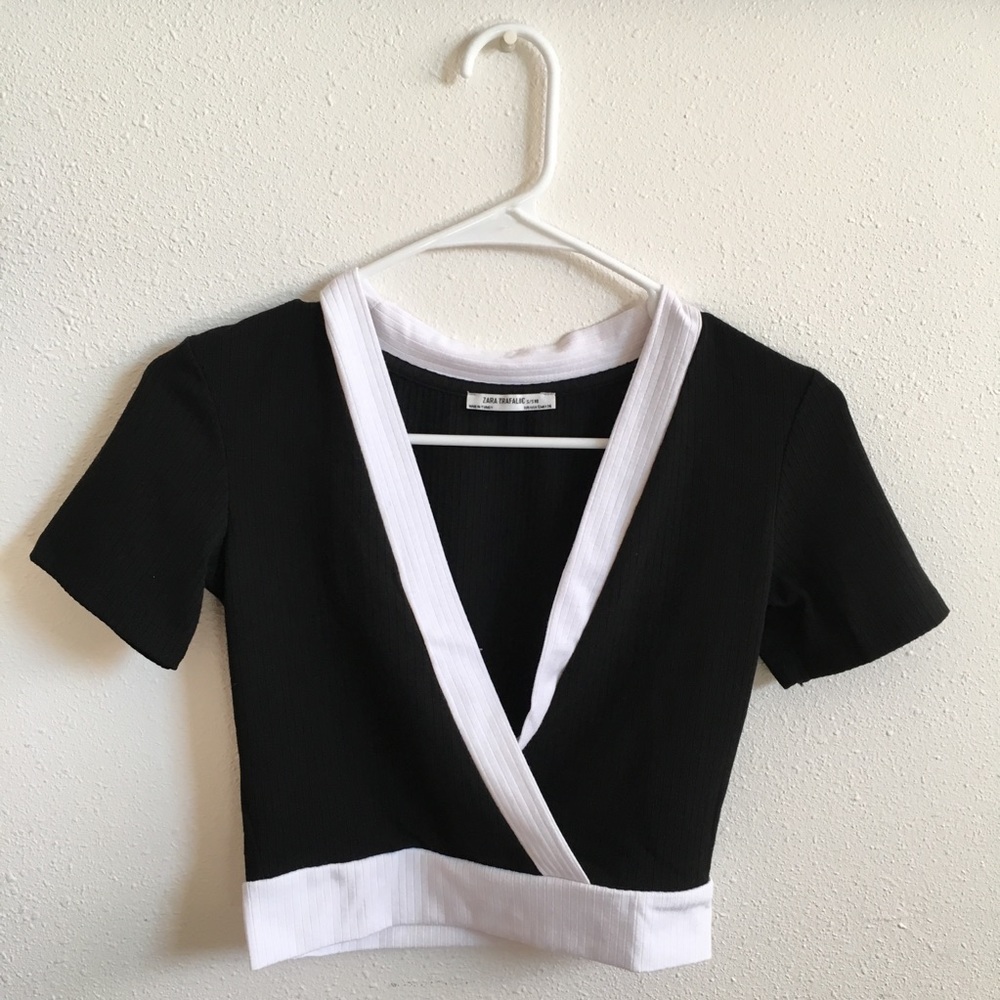 Zara Trafaluc Black and White Low V-Neck Shirt*